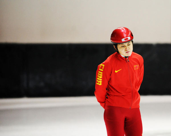 Wang Meng arrived at Beijing from Canada last week as rumors whispered that the most decorated winter Olympian of China is possibly coming back to the rink three months after she's kicked out of the national team. Wang Meng returns to China with hopeful comeback