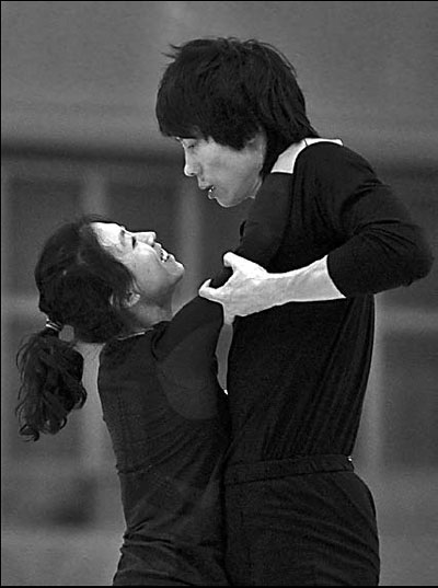 For veteran figure skaters Pang Qing and Tong Jian, competing is not the most important thing now; it's all about the quality of the programs they put on for the audience. Taking some time to make things right