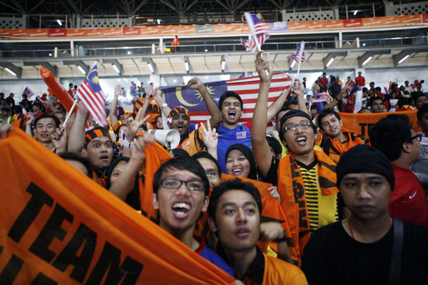 Two fans died in a stampede at the Southeast Asian Games football final in Jakarta, a report said on Tuesday. Two Indonesian fans die from SEA Games soccer final