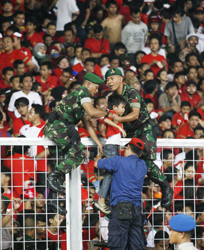 Two fans died in a stampede at the Southeast Asian Games football final in Jakarta, a report said on Tuesday. Two Indonesian fans die from SEA Games soccer final