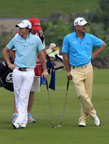 Matt Kuchar and Gary Woodland gave the United States a 24th World Cup on Sunday after the duo reeled in overnight leader Ireland and held off the charge of fast-finishing England. US finishes strong, claims another title