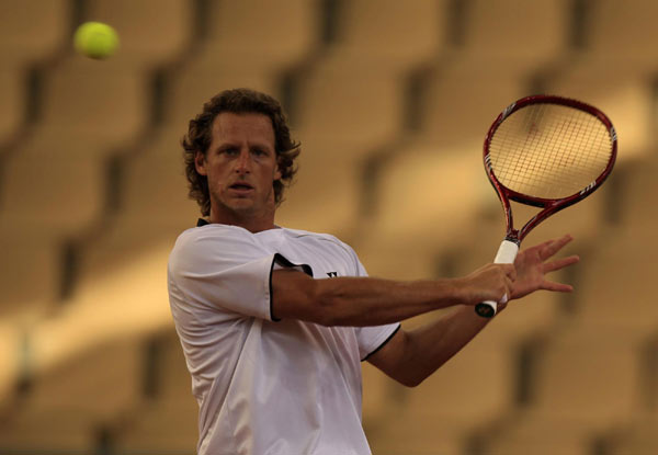 Fatigue among Spain's players could help a well-prepared Argentina spring a surprise at this week's Davis Cup final in Seville. Spanish fatigue offers Davis Cup hope to Argentina