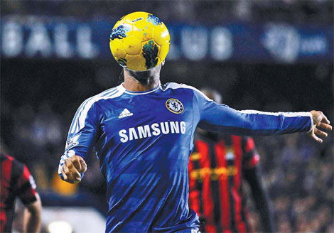 Andre Villas-Boas believes his Chelsea side is back in the thick of the title race following its 2-1 win over Premier League leaders Manchester City. Chelsea knocks off City, and it's big for everybody