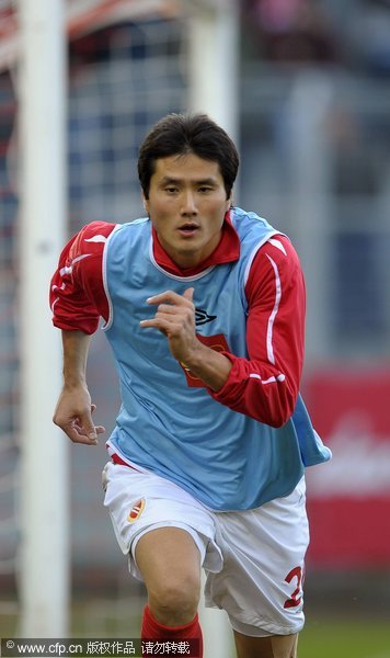 Veteran Chinese midfielder Shao Jiayi decided to end his nine-year German league career and rejoin his original club, Beijing Guo'an. Shao back home after 9-year stint in Germany