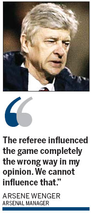 Arsene Wenger blamed referee Lee Probert following Arsenal's dramatic 2-1 defeat at Fulham and claimed his team has been unfairly denied penalties in four of its past five Premier League games. Wenger rages at referee after Arsenal defeat