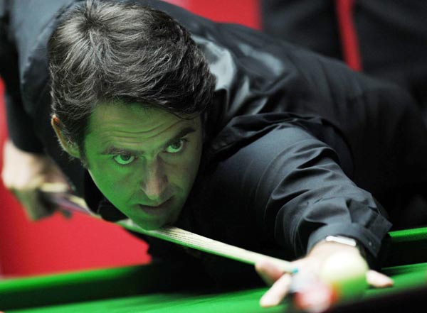 Ding into quarters after Selby quits with injury