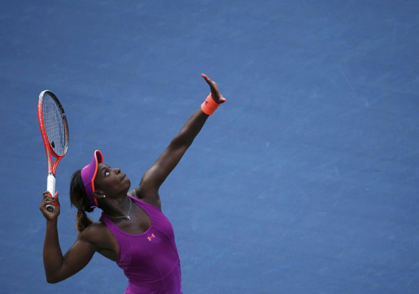 Sloane Stephens of the U.S. serves to compatriot Serena Williams at the U.S. Open tennis championships in New York September 1, 2013. Serena beats Stephens as Murray cruises