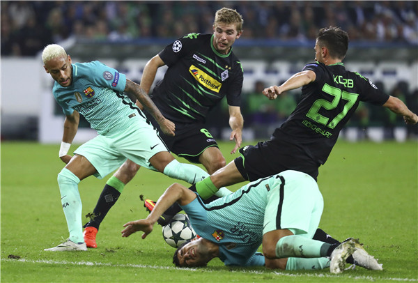 Barcelona edge Monchengladbach 2-1 in UEFA Champions League