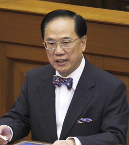 HK Chief Executive to attend Universiade opening HK Chief Executive to attend Universiade opening