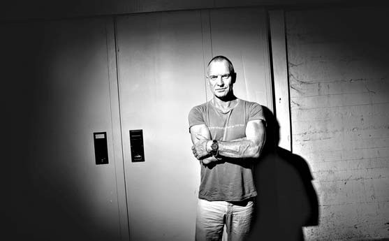 Sting frees himself in the voices of others