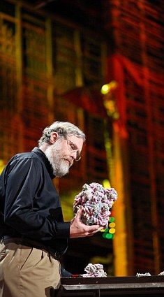 為復活已滅絕3萬余年古人類 哈佛教授尋找勇敢代孕母親