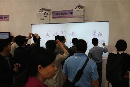 創新科技 服務教育 明基亮相教育裝備展