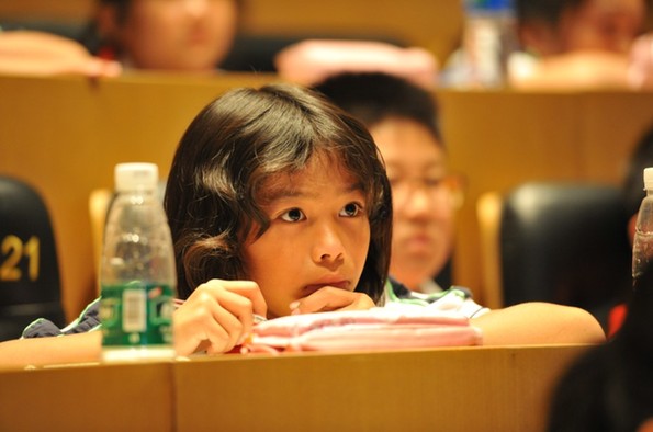 楊利偉航天科普課堂開講 與“神十”王亞平“天地呼應”