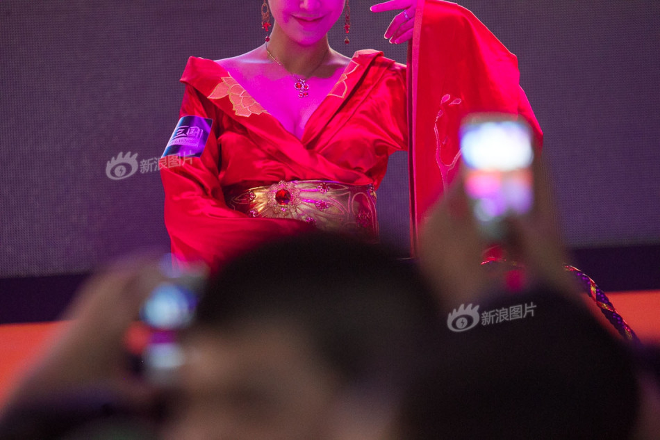 ChinaJoy宅男盛宴 女神陪你玩兒游戲[高清]