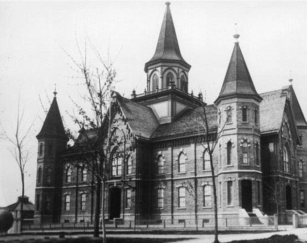 美國(guó)被毀教堂“懸空”重建后變奇觀(組圖)