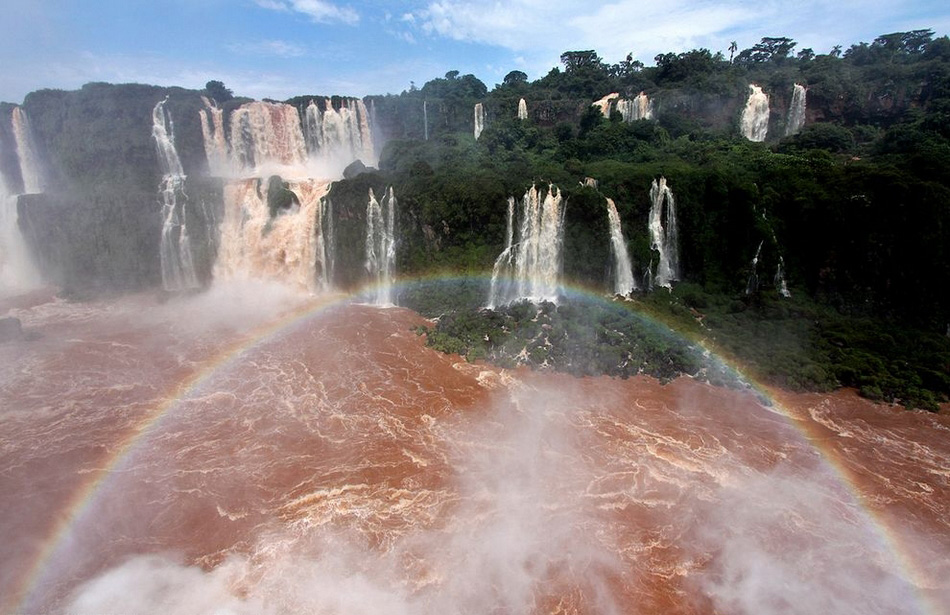 實拍4千米世界最寬瀑布伊瓜蘇壯美奇觀（組圖）