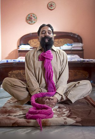 印“美髯公”胡長4米創(chuàng)世界記錄【圖】