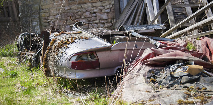 英媒曝光神秘被棄宅邸 存五輛古董車