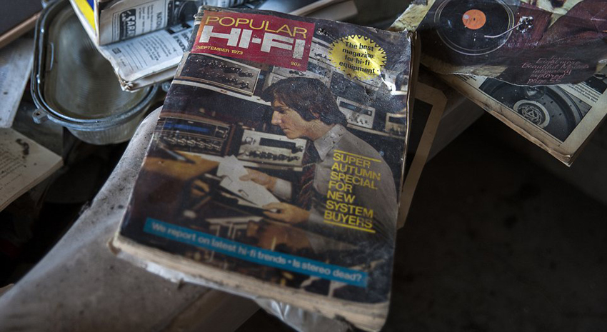 英媒曝光神秘被棄宅邸 存五輛古董車