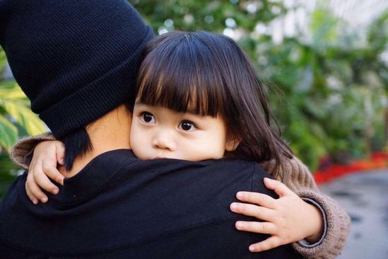 韓寒曝光女兒照片