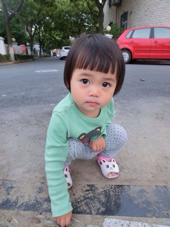 韓寒曝光女兒照片