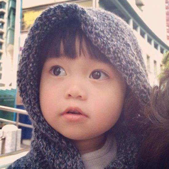 韓寒曝光女兒照片