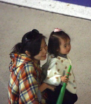 韓寒曝光女兒照片