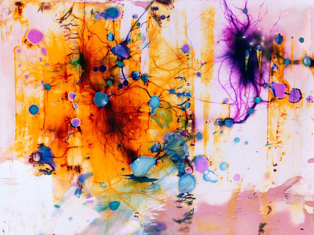 沒被高壓電劈過的膠片不是好畫布