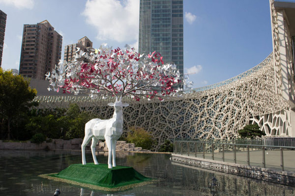 Fascinating sculptures at Expo in Shanghai