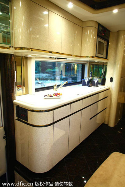 Luxury motorhome hotel