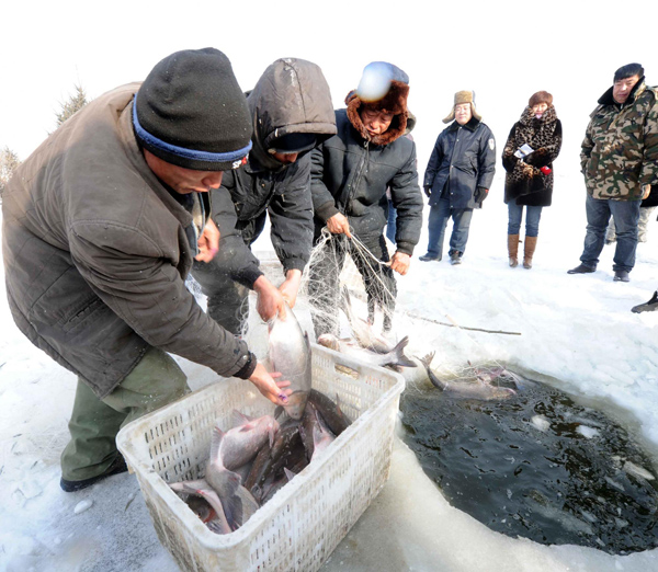 Winter fishing festival marked in NE China Winter fishing festival marked in NE China