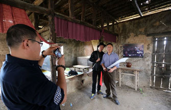 Snow-coated Mount Jiajin in Sichuan