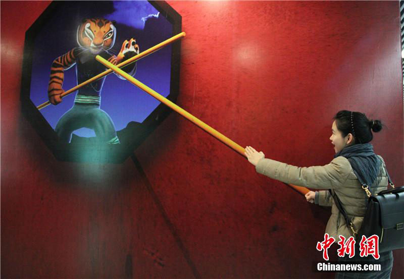 Animal themed 3D paintings in subway