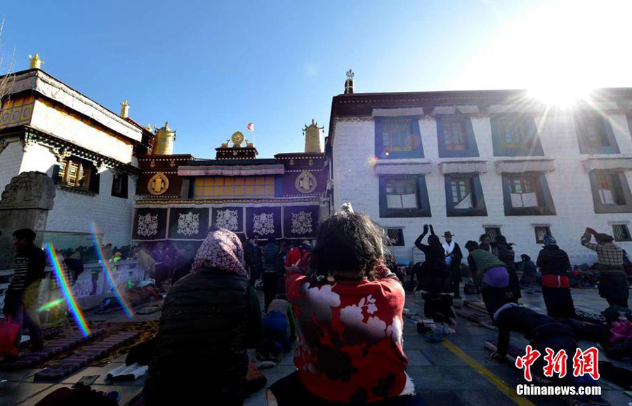 Worship season in Lhasa