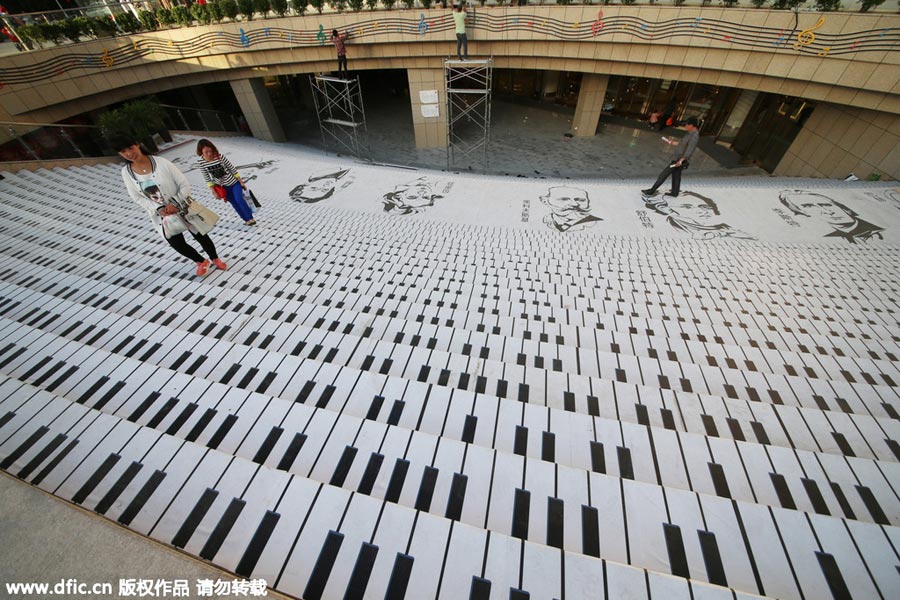 Stairs painted like piano keys in Henan province
