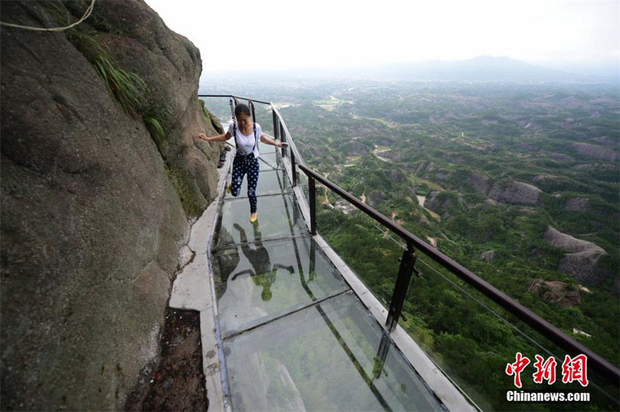 China's first music glass gallery road completed in Hunan