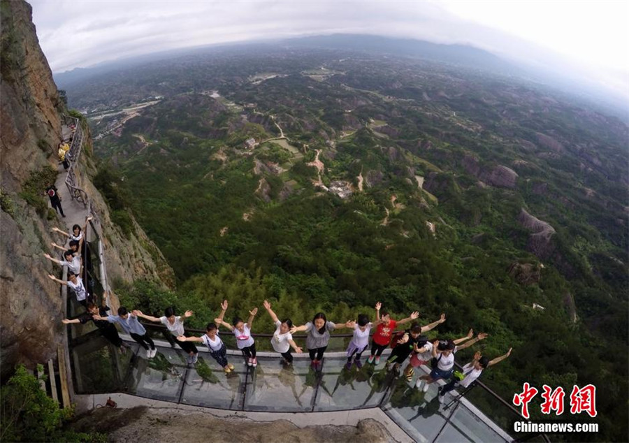 China's first music glass gallery road completed in Hunan