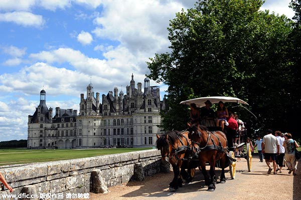 France eyes attracting 5 mln Chinese tourists yearly
