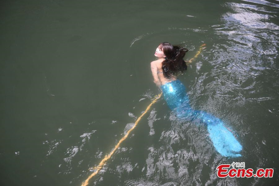 Scenic spot promotes rafting with mermaids show