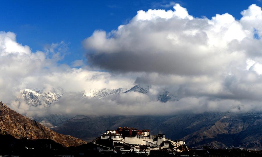 Potala Palace square renovated in Tibet