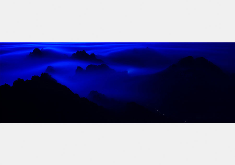 Breathtaking scenery of Huangshan Mountain captured on film