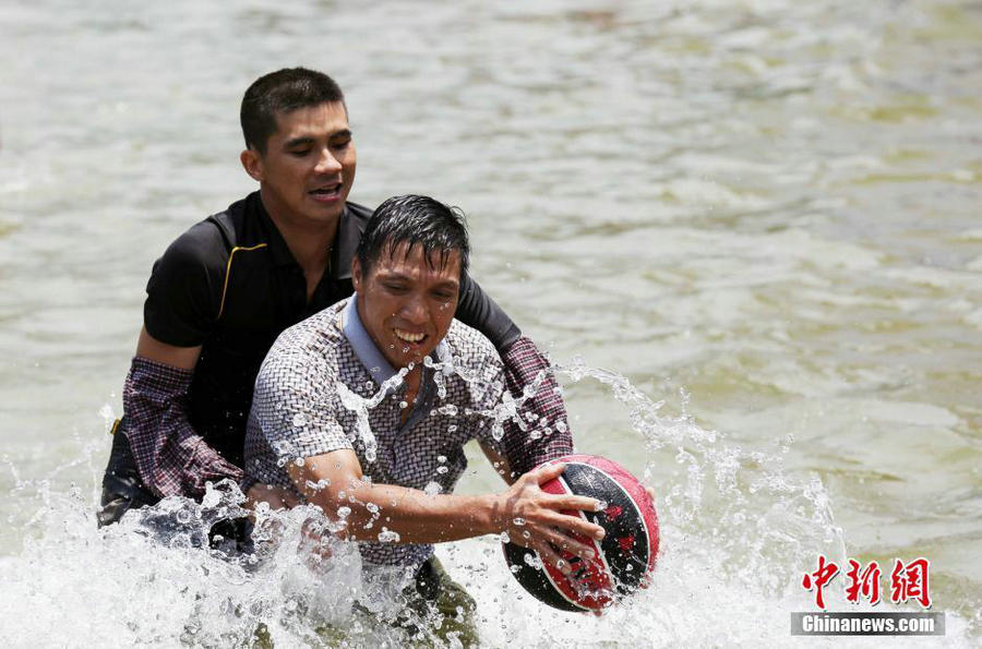 Mix traditional Miao ethnic festival with new sports event