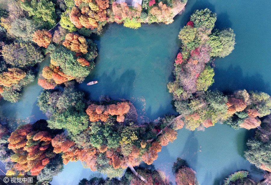 Picturesque Hangzhou in winter