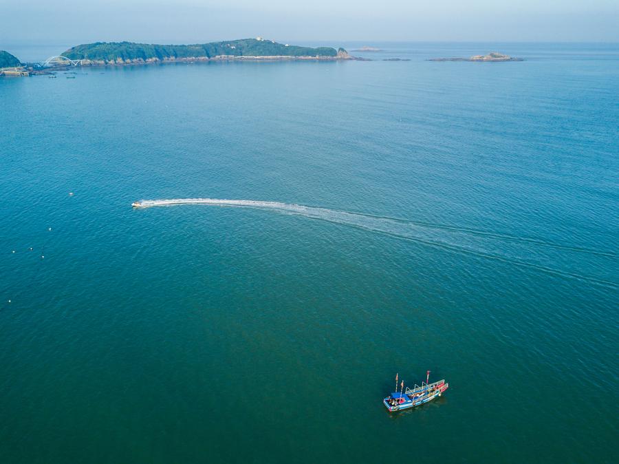 Zhujiajian resort in E China enters peak tourist season