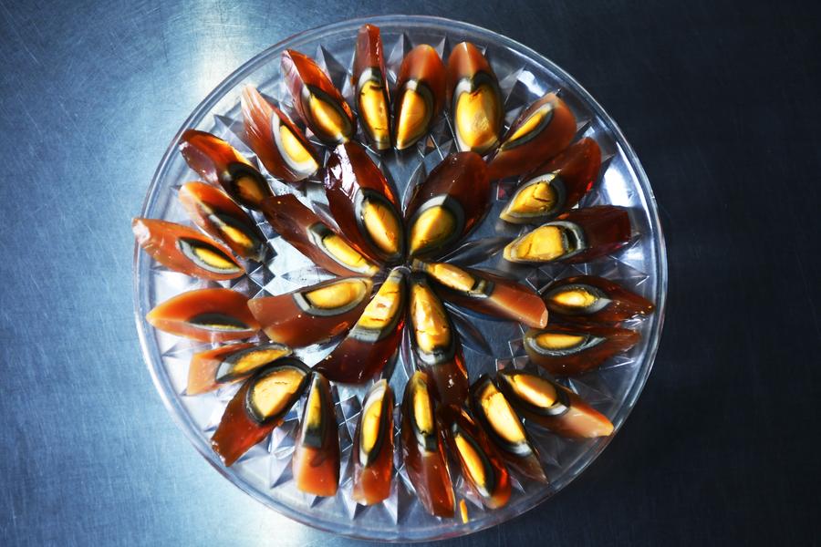 Chinese traditional food connects with Internet in SW China