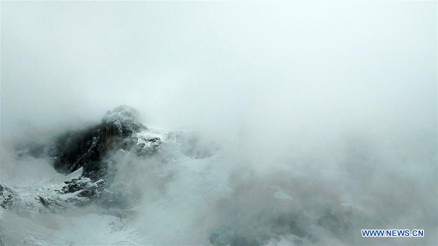 Extraordinary scenery of sea of clouds in NW China's Gansu
