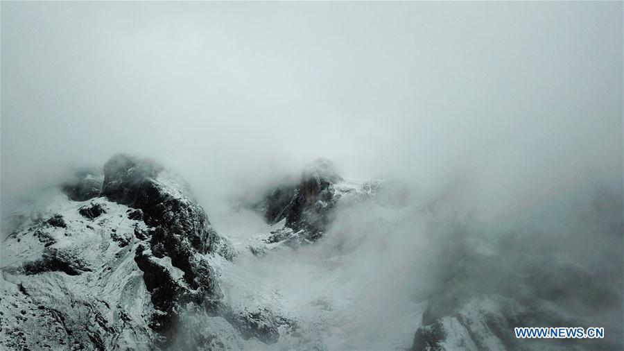 Extraordinary scenery of sea of clouds in NW China's Gansu