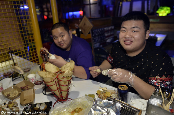 Trending: Hebei man's Ukrainian life draws envy