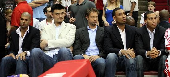 布魯克斯26分火箭四連敗 科比準(zhǔn)三雙湖人過(guò)關(guān)