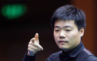 丁俊暉可愛表情定格瞬間 誰說他是撲克臉